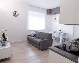 Dolce Notte Apartments - Verona - Wohnzimmer