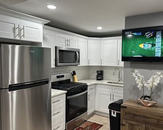 Modern lodging - Brooklyn - Kitchen