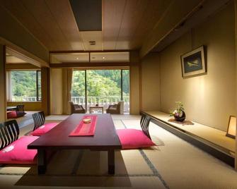 Irodori Koyo - Komono - Dining room