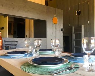 Glamping Lodge Lautrec | Domaine du Cammazet | Pool| Comfort | Nature - Gaudiès - Comedor