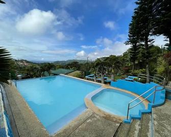 Little Falls Inn Tagaytay - Tagaytay - Piscina