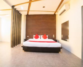 OYO 183 Jrjf Hotel - Tagum - Habitación