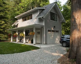 Hawthorn Coach House - Halfmoon Bay - Edificio