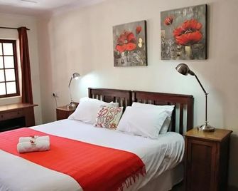 Greenleaf Guest Lodge - Bloemfontein - Bedroom