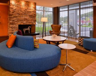 Fairfield by Marriott Inn & Suites Plymouth White Mountains - Plymouth - Lobby