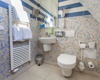 Halber Mond - Heppenheim - Bathroom