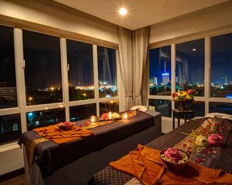 Apsor Palace Hotel - פנום פאן