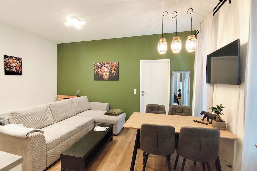 Cozy Apartments in Central Location with Free Parking - וינה - סלון