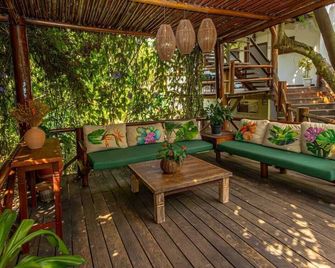 Enseada dos Corais Praia Hotel - Arraial d'Ajuda - פטיו