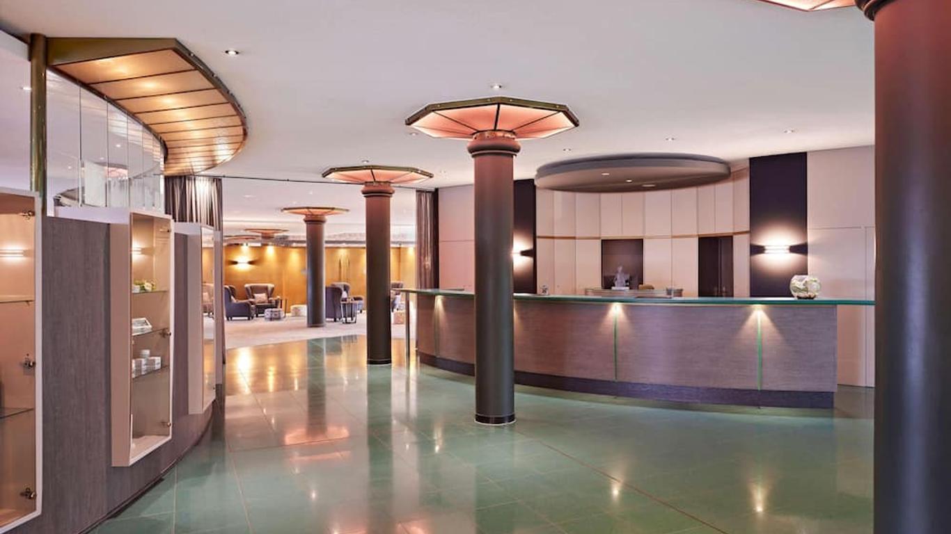 جولف آند سبورت هوتل ويسينسي