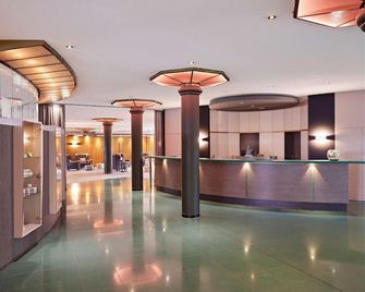 린드너 호텔 & 스포팅 클럽 비젠세 - 베스테르부르크 - 프론트 데스크