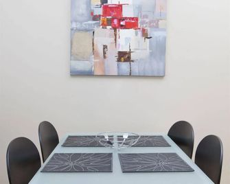 Kotimaailma Apartments Oulu - Oulu - Dining room