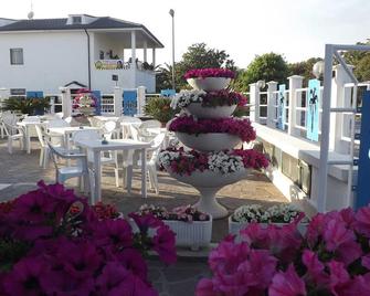 Hotel Le Palme - Sabaudia - Patio