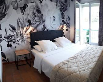 Hôtel Saint Michel - Digne-les-Bains - Bedroom