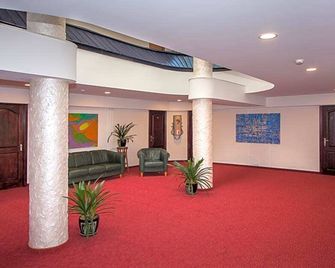 Tauras Center Hotel - פאלנגה - לובי