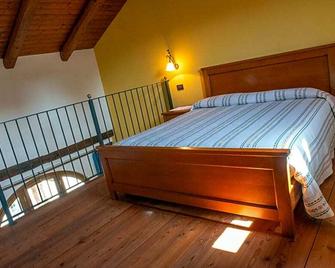Ristorante Albergo Da Maurizio - Montelupo Albese - Bedroom