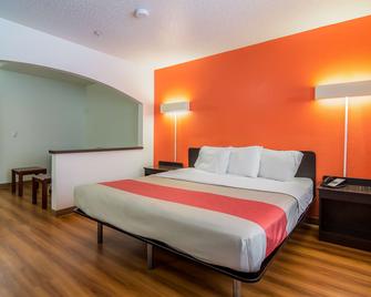 Motel 6 Dallas - North - Dallas - Bedroom