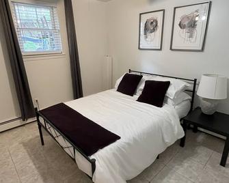 Two Bedroom Private Apt Near Nyc! - West New York - Habitación