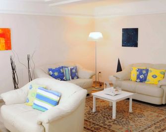 Albergo Punta De L'est - Francavilla al Mare - Living room
