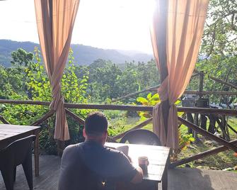 Suga Mill Farm, mountains view cabins with private plunge pool. - Darliston - Balcony