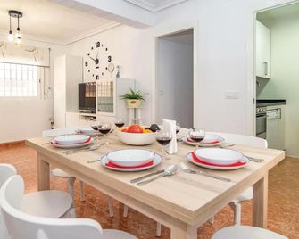 Lovely Apartment In Córdoba With Wifi - Cordova - Sala pranzo