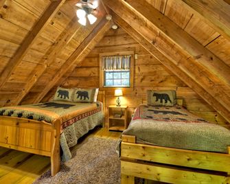 Perfect Mountain Cabin With Hot Tub! - Copperhill - Bedroom