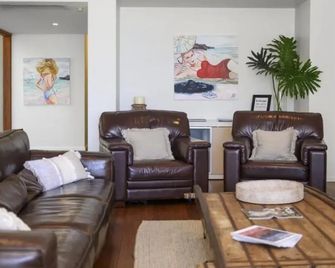 Liapari Beach House - Beach back yard, Pool, Spa - Coffs Harbour - Stue