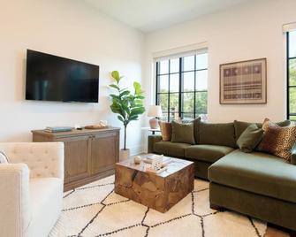 Os Hotel - Ocean Springs - Huiskamer