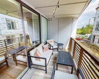 3BD/3.5BA modern townhouse 7 mins from downtown, walking distance to restaurants - Nashville - Balcón
