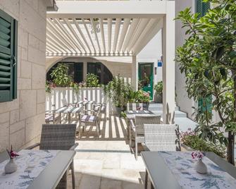 Balatura The Fine Bed&Breakfast Split - Split - Patio