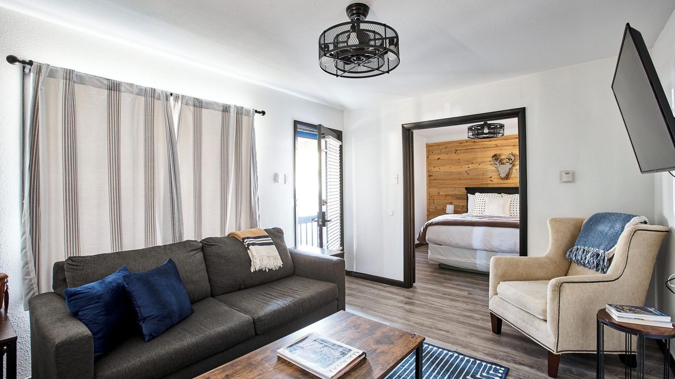 Misty Mountain Lodge