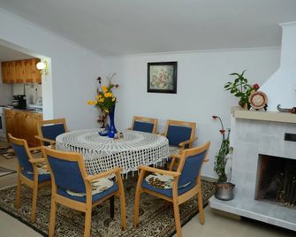 Къща за Гости Солакови - Devin - Comedor