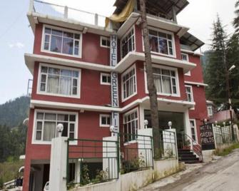Hotel Greenfields - Manali - Building
