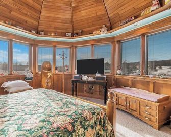 Red Barn Village Apartments - Clarks Summit - Bedroom