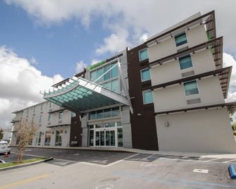 Holiday Inn Express & Suites Miami Airport East - Miami - Building