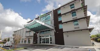 Holiday Inn Express & Suites Miami Airport East - Mai-a-mi