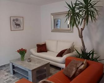Holiday Oasis Appartements - Villach - Pokój dzienny