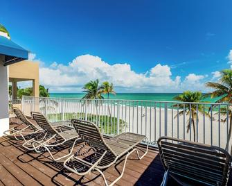 Enchanted Isle Hollywood Beach Resort - Hollywood - Balcón