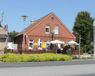 Hotel Pension Am Hafen - Norddeich - Gebouw