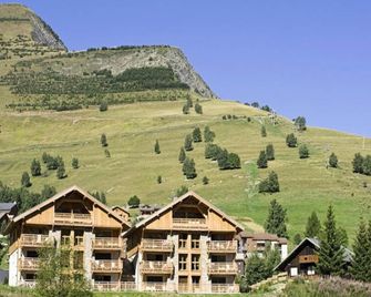 Vacanceole - Résidence Goléon -Val Ecrins - Les Deux-Alpes - Building