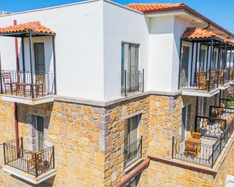 Otel Kefalos - Gökçeada - Building
