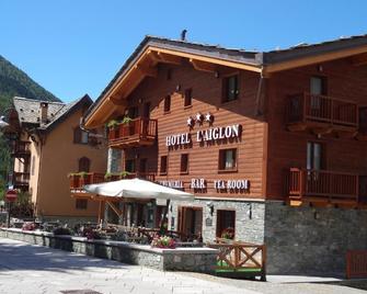 Hotel L' Aiglon - Champoluc - Building