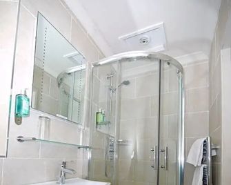 Ardlui Hotel - Ardlui - Bathroom