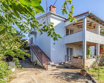 2 Bedroom Gorgeous Apartment In Pula - Pula - Building