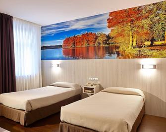 Hotel Seminario Bilbao - Derio - Bedroom