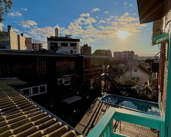 Hostel Casa Do Rogerio - Caxias do Sul - Varanda