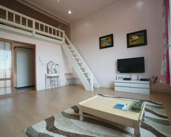 Dreaming Forest Pension Seogwipo - סאוגוויפו