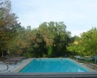 guest rooms 4 persons near the sea & Sainte Victoire - Trets - Piscina