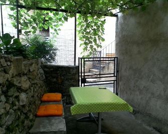 Charm and authenticity of an old house in a typical Balagne village - Belgodère - Patio