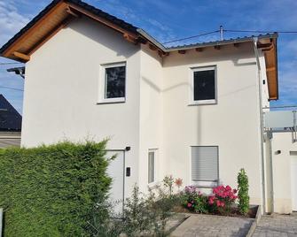 Lilias Ferienwohnung - Losheim am See - Gebäude